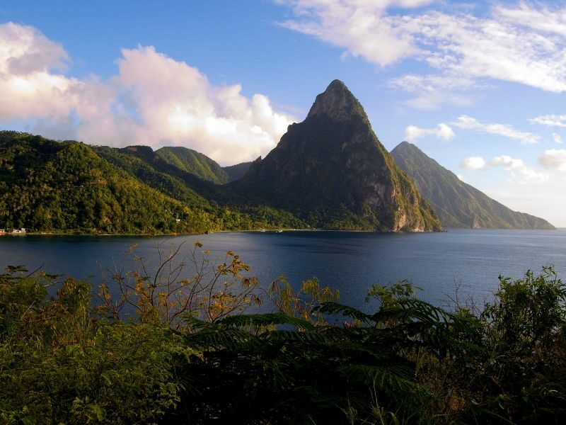 pitons-santa-lucia-caribe